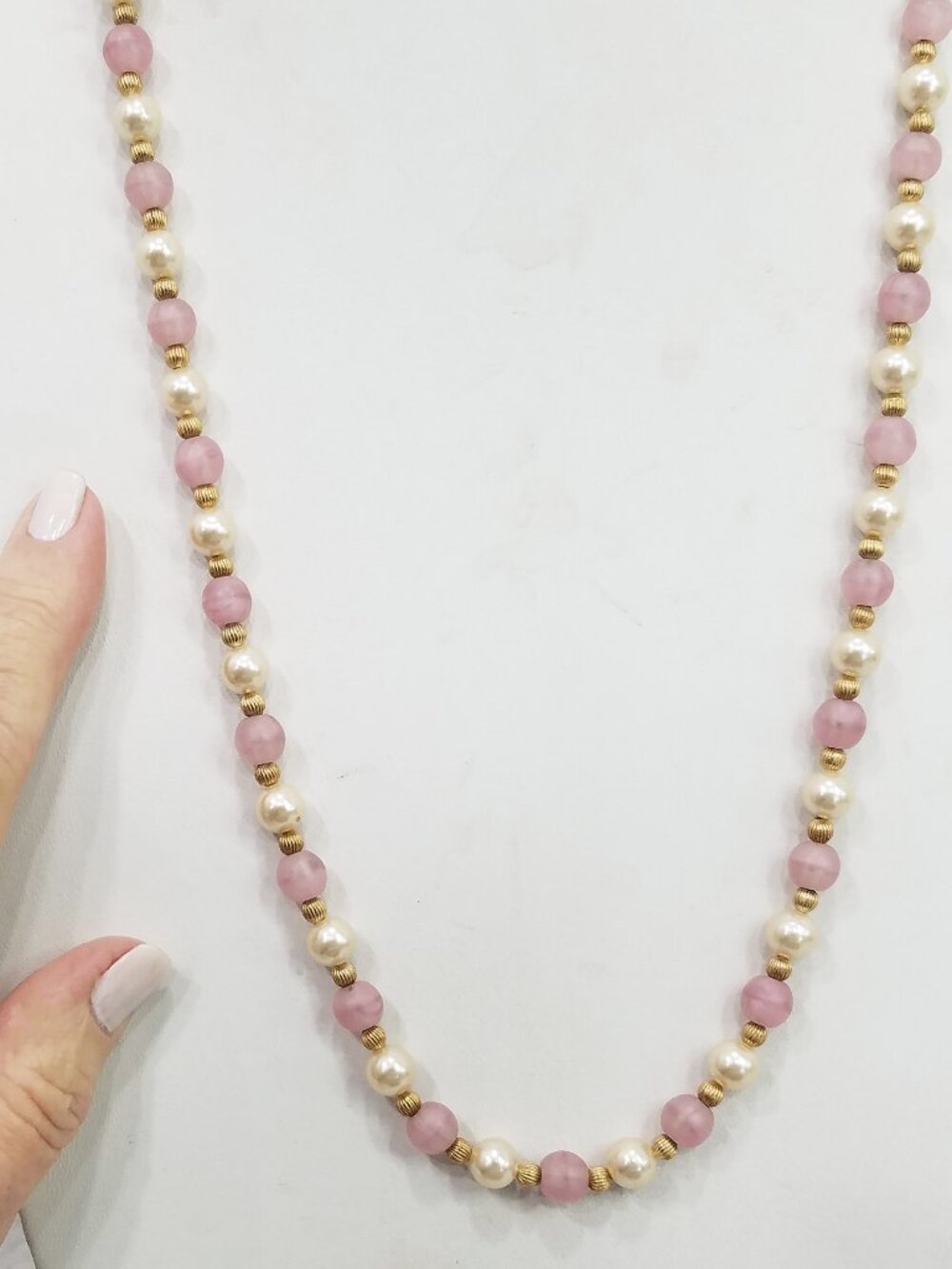Vintage Signed NAPIER Faux Pearl & Frosted Pink Bead Gold Tone 30" Necklace